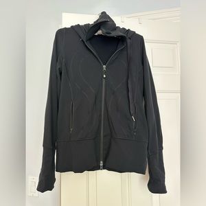 Lululemon hoodie - slim fit